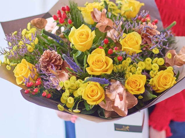 Winter Sunshine Rose Bouquet image