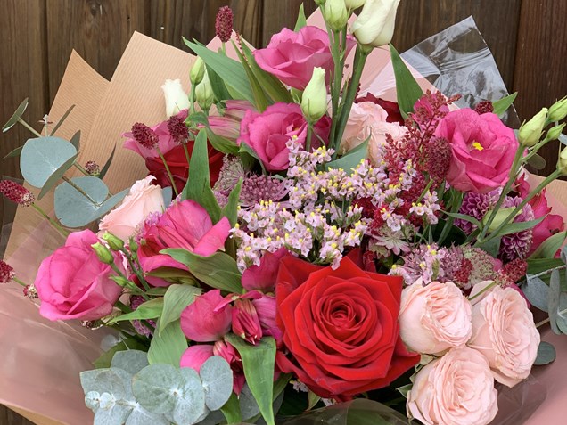 Romantic bouquet - Florist choice image
