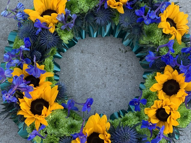 Sunflower blue wreath image